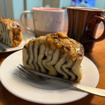 シナボン　キャラメルピーカンボン でカフェタイム