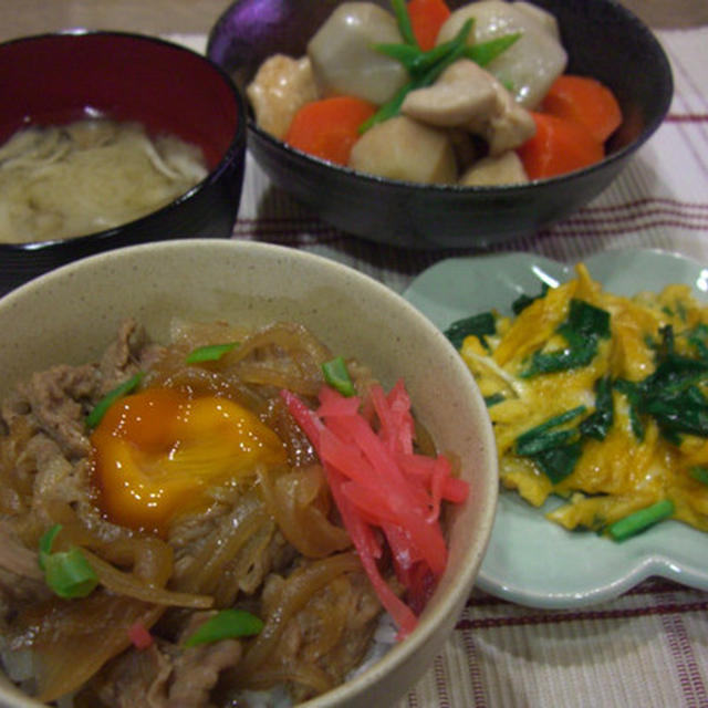 牛丼～黄身醤油漬けのせ