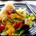 春キャベツと卵のカラフル焼うどん200kcal也