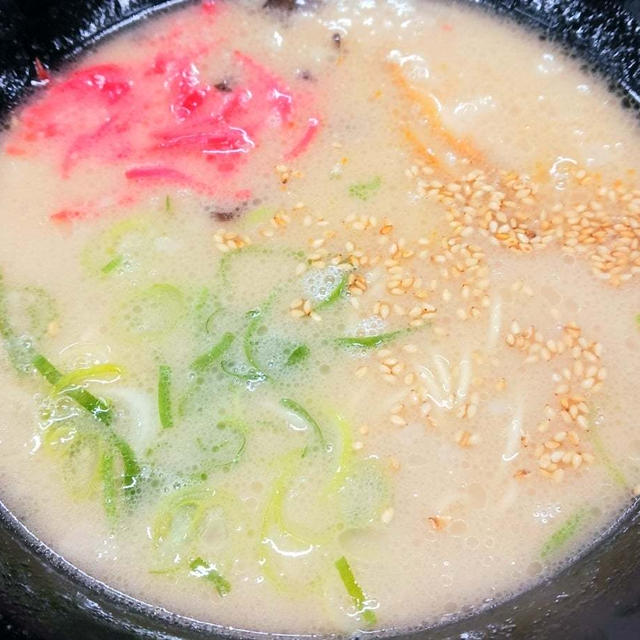 寒い日には身も心も温まる　豚骨ラーメン