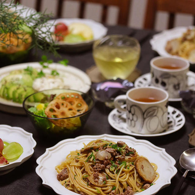 【献立】里芋とひき肉の和風パスタと、じゃがいもとれんこんチップスのサラダと、アボカドのブラータカプレーゼなど。～10年ぶりの再会で新潟ラーメンを食すの巻～