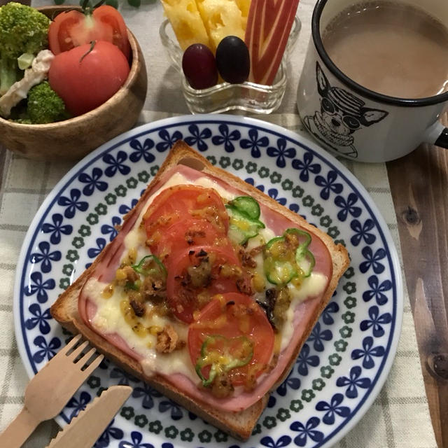 ピザトーストランチと シュトーレン