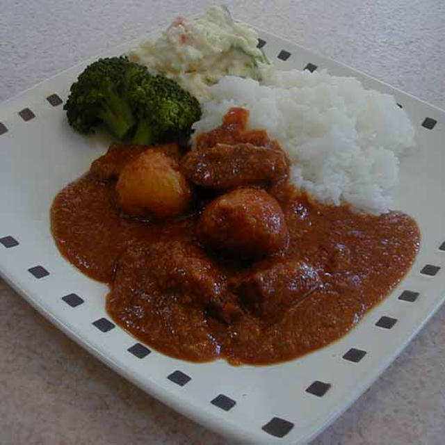 牛肉と素揚げのじゃが芋カレー