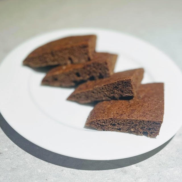 電子レンジで簡単にできる、低糖質チョコレートパンを作っておやつにしてみる
