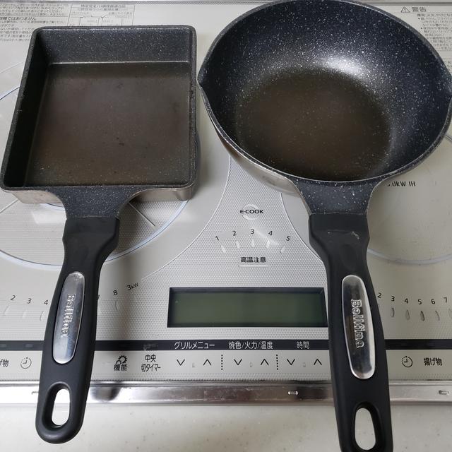 卵焼き器と深型フライパン