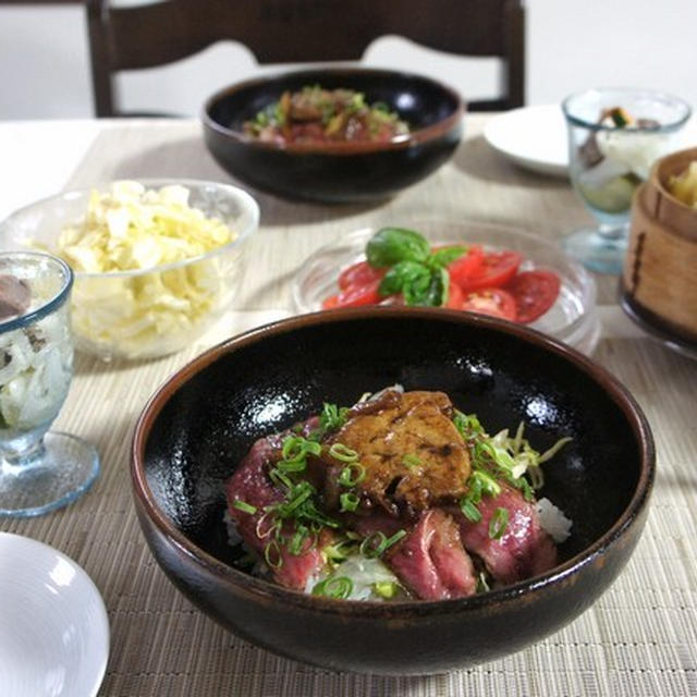 フォアグラのせステーキ丼