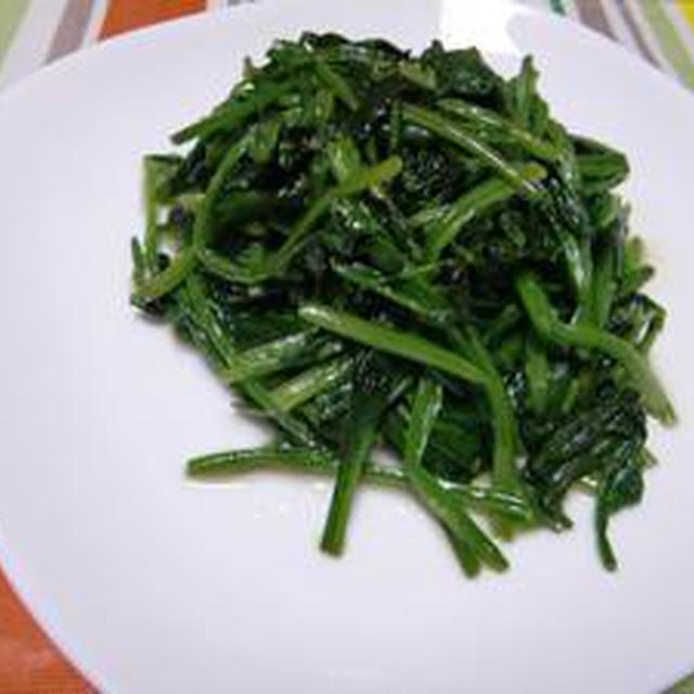 シャキシャキッとしていて美味しい！！魅惑の野菜料理　ほうれん草のバター炒め