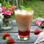 Iced Strawberry Coffee Latte ストロベリーアイスコーヒー