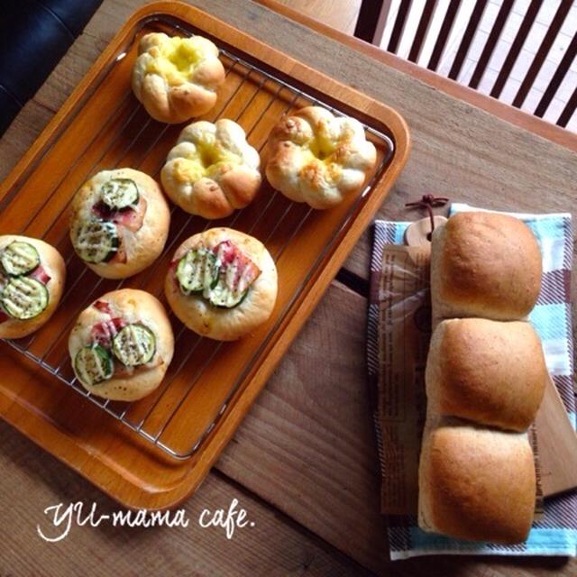 ズッキーニとベーコンのパン。全粒粉のパン。朝ごはんなど。 お騒がせ血みどろ次男(>_<)