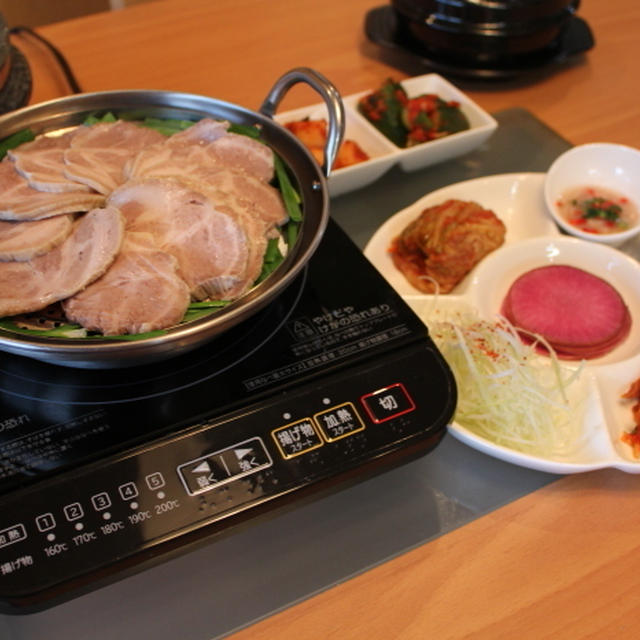 韓国風茹で豚（テジスユク）定食