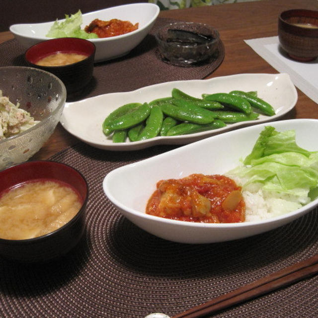 チキンのトマト煮とスナップエンドウのコンソメソテー