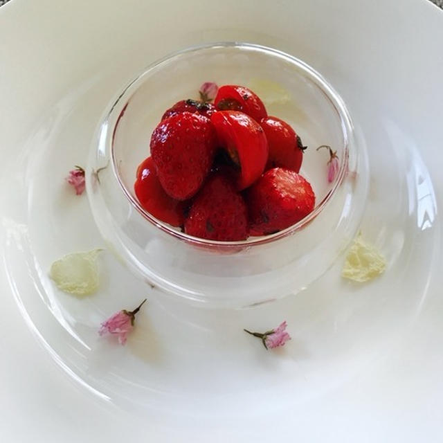 苺とトマトとスペアミントのマリネ By まりぞーさん レシピブログ 料理ブログのレシピ満載
