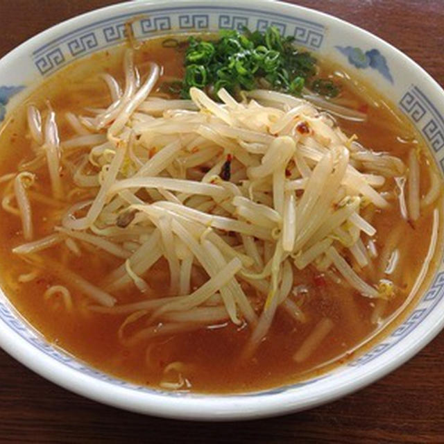 朝昼兼用で「ピリ辛もやしラーメン」