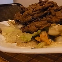 宮殿焼肉のたれ　にんにく×にんにくで...　〜炒め野菜のスタミナ焼肉載せ〜