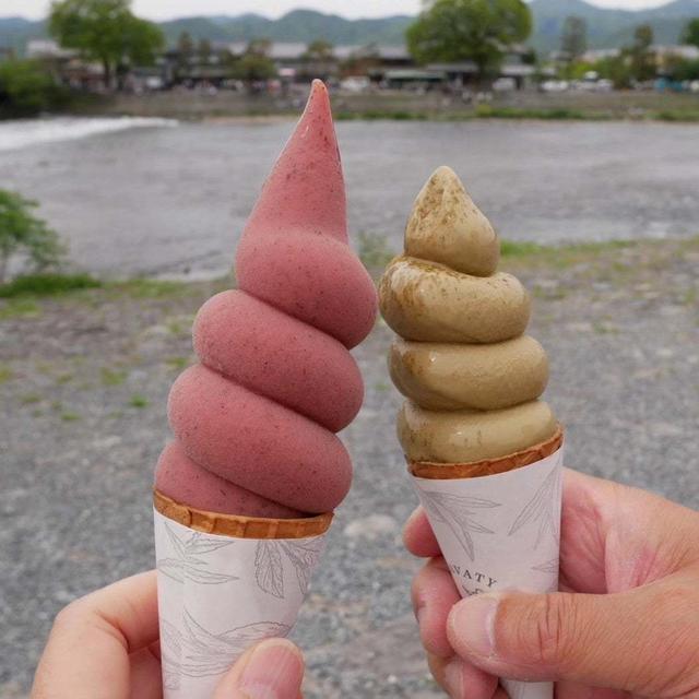 今日はソフトクリームの日