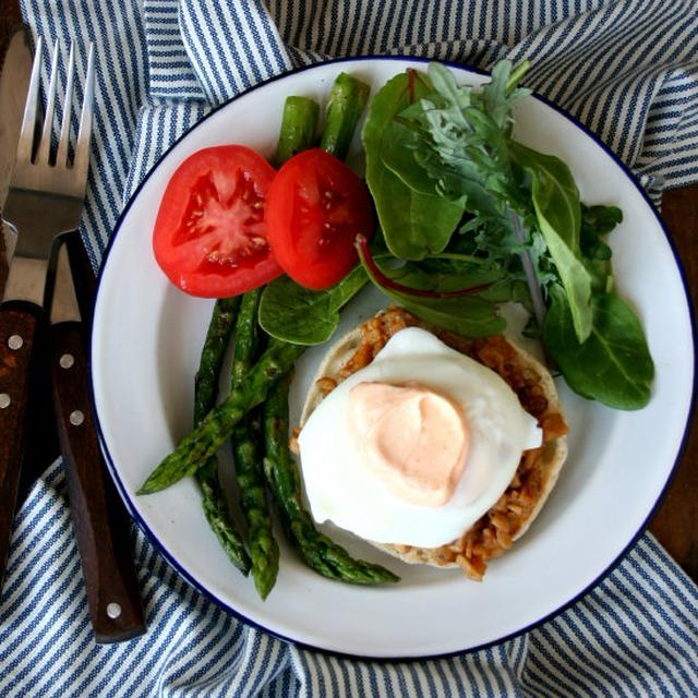Tempeh and Egg Open Sandwich Breakfastテンペと卵のオープンサンド