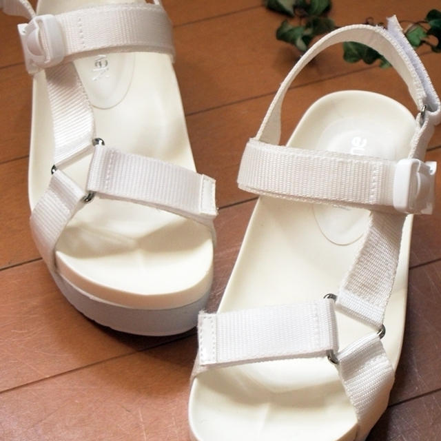 この夏大活躍(夢展望)厚底スポーティベルトフットベッドサンダル❀