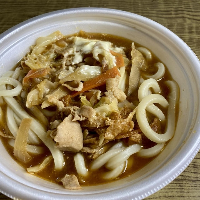 丸亀製麺のガリバタマヨ豚汁うどんを食べてみたら◯◯にバターを乗せた味にそっくりだった