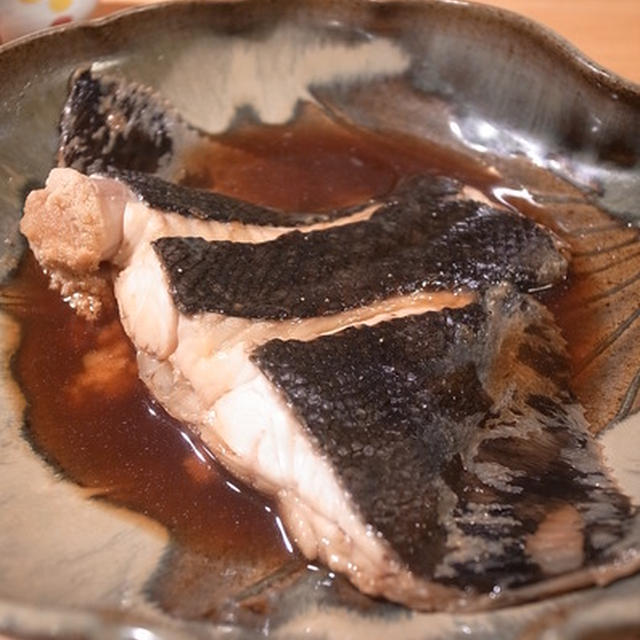 黒かれいの煮つけ作りながら 煮つけってみんな作ってる 福島屋さんのおにぎり 今日も2個食べましたとさ By ビストロパパさん レシピブログ 料理ブログのレシピ満載