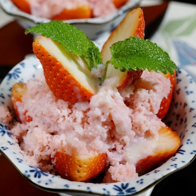【日本の味・大根下ろしと苺のかき氷】工程は５分！！時短！！簡単！！滅茶美味しいレシピです♪
