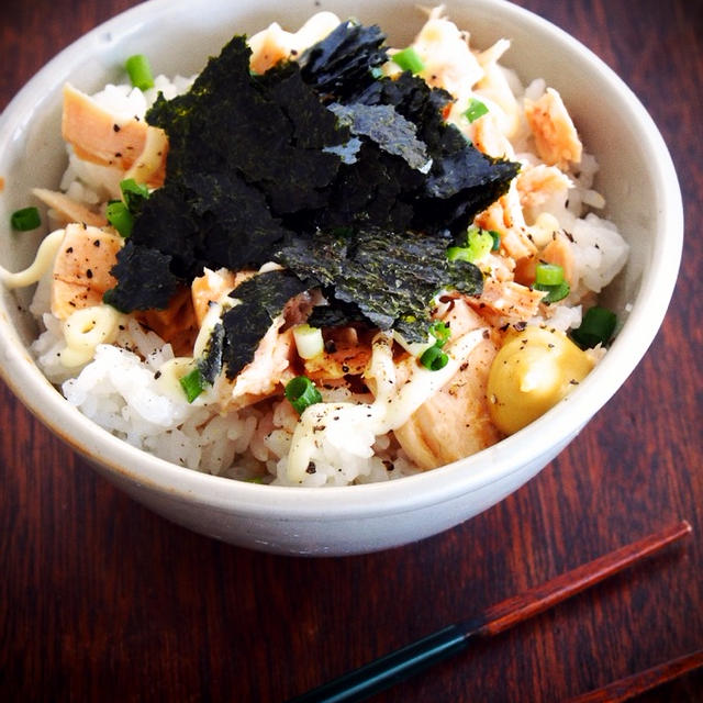 何度でも言いますが、好きな食べ物は「シーチキン丼」です。