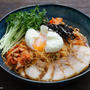 ピリ辛の冷たい韓国料理、ビビン麺のレシピ