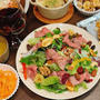 手抜きだけど豪華に仕上がる♪クリスマスにおすすめの、野菜たっぷりローストビーフサラダ！