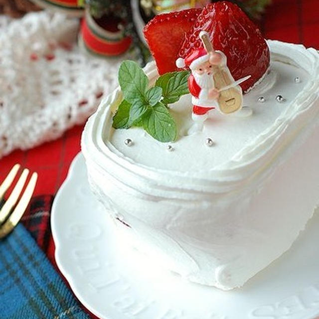 レンジと牛乳パックで簡単♪HMで作るミニクリスマスケーキ