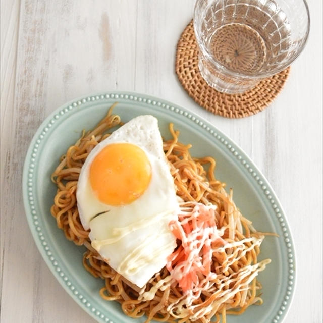 シンプルなのにテンション上がる～！目玉焼きのっけ麺