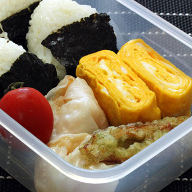 8/2 三角おにぎり弁当