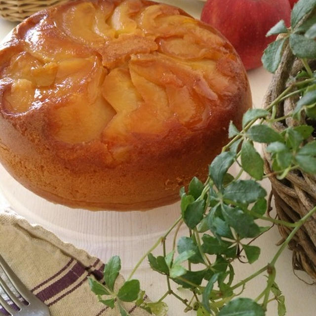 リンゴのキャラメリゼが美味しい♪炊飯器ケーキ