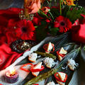 花と家バルを愉しむコーディネイト　その3　ドラセナの葉に　しらすとチーズのブルスケッタ by 青山　金魚さん