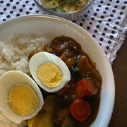 蒸し野菜でカレー、鰯のつみれけんちん汁