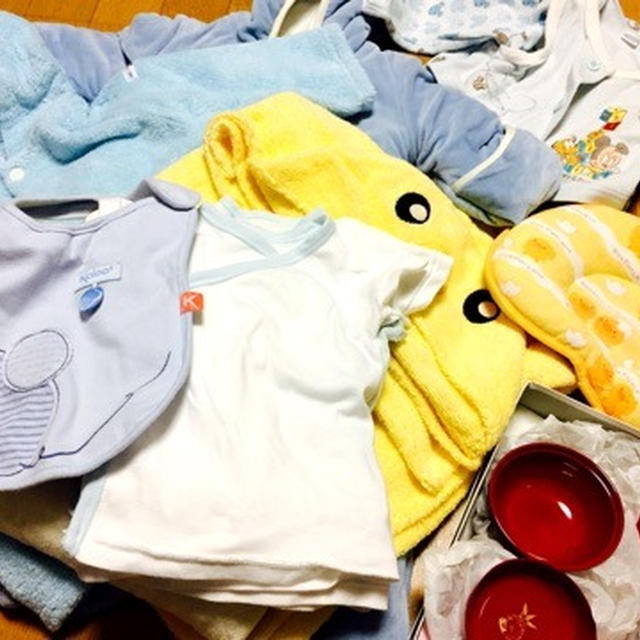 友達から頂いたもの 子供服など