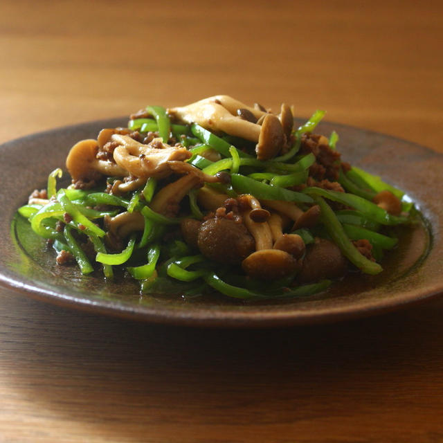 ピーマンとしめじのひき肉炒め青椒風