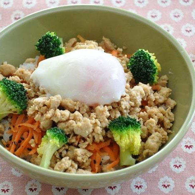【今日の献立】休日のお昼ごはんにもおすすめ！「鶏そぼろ丼」