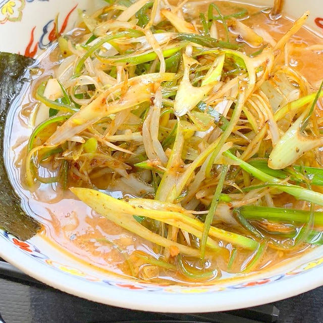 寄居SA下り　深谷葱味噌ラーメン　醤油ラーメン