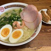 サッポロ一番塩ラーメンでレタスラーメン
