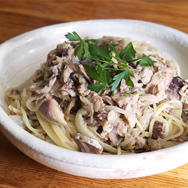 サバ缶と追いがつおつゆでパスタ