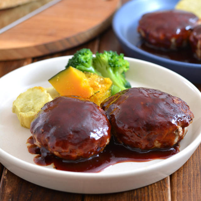 赤ワインハンバーグソース。【ごはん、パンどちらもgood・煮詰めるだけ】のごはんの日。
