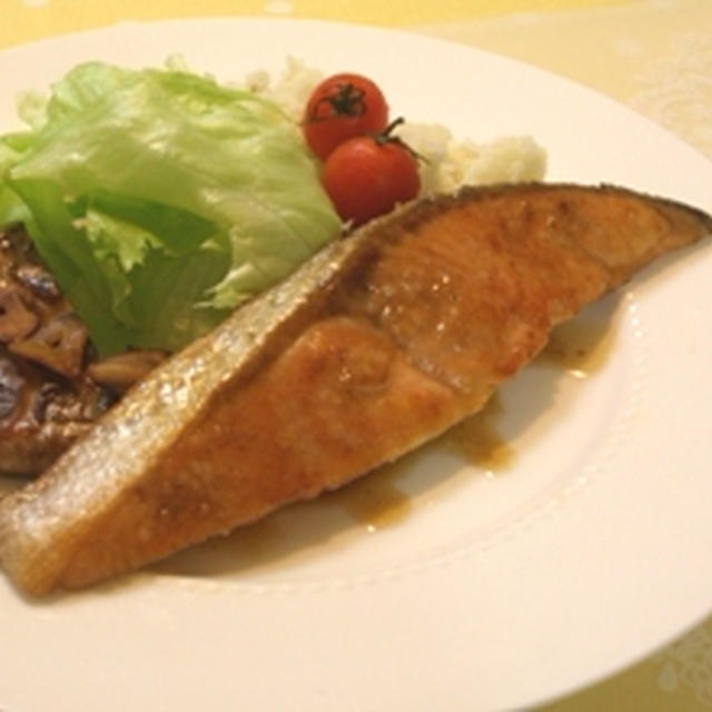 巨大な美味しい椎茸と鮭のムニエル♪
