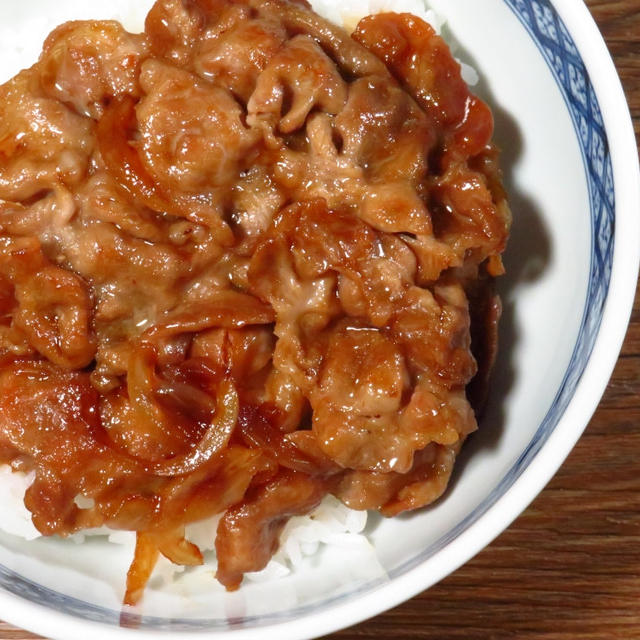 豚軟骨の煮つけからの、焼肉丼。