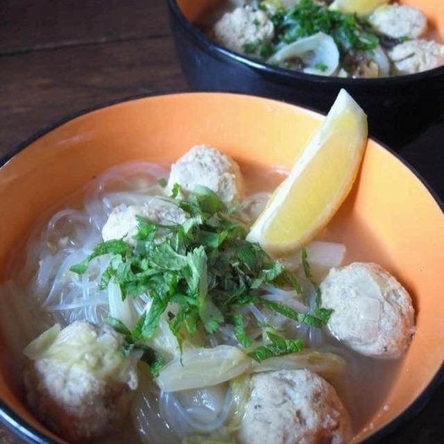 白菜と豚だんごと春雨のフォー仕立て☆ベトナム味＆中華味