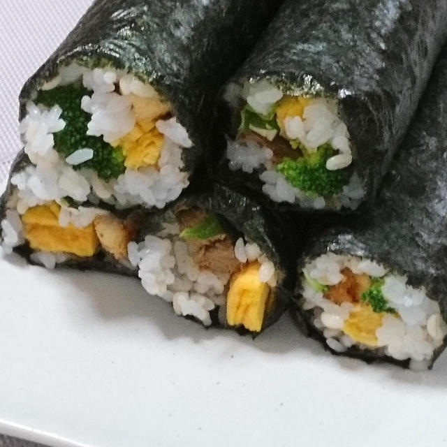 節分。恵方巻とき恵方巻きパンと金棒パン