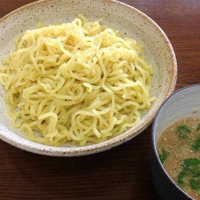 木の芽入りゴマだれで「和風ざるラーメン」
