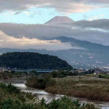 ひょっこり富士山