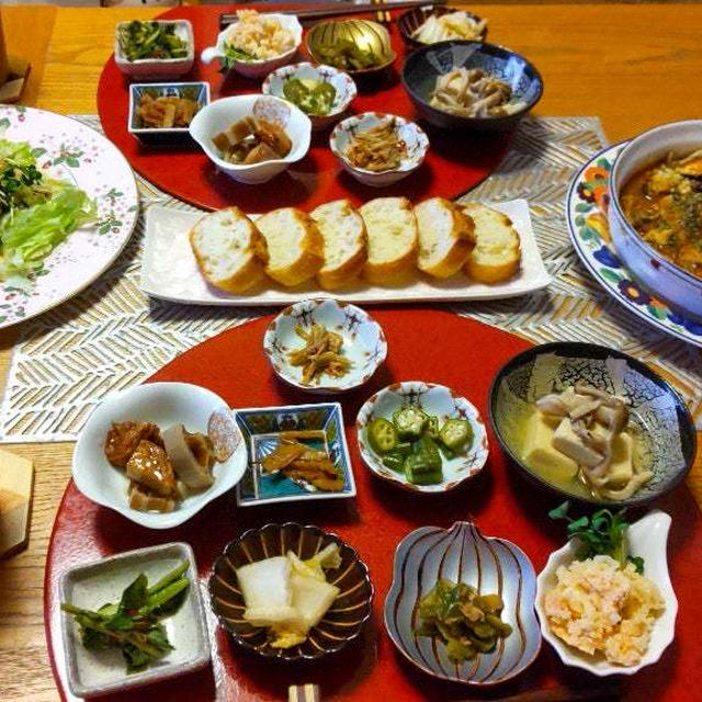 なすときのこのミートソース焼風、蒸しなすのマリネ、作り置き中心で小鉢９品の晩酌