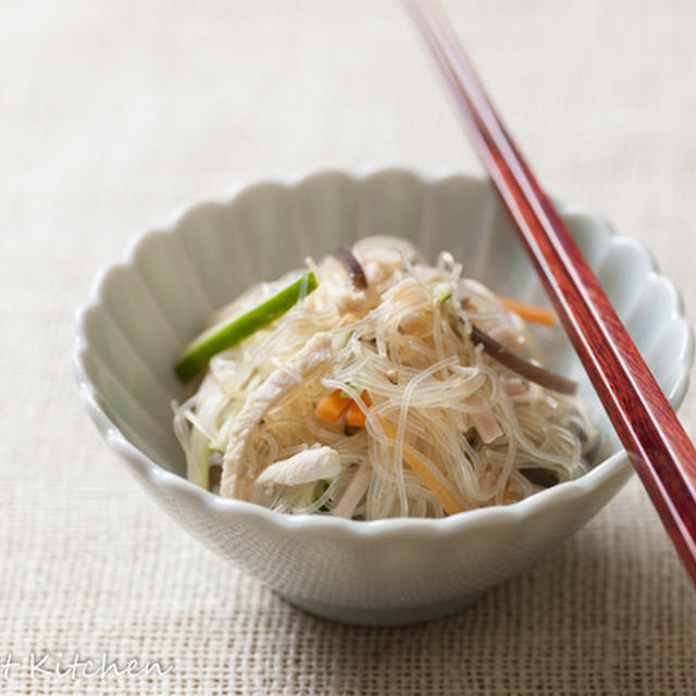 鶏肉と細切り野菜の中華ドレ