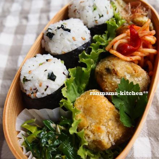 カレーでリメイクコロッケ弁当。