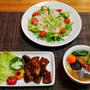 サラダだけはイブっぽいかな（笑）ベーコンと野菜のおかずスープ♪～♪